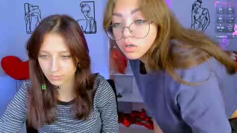 Snapshot of esma_shine chatting on 09.10.25 esma_shine online show from 09.10.25