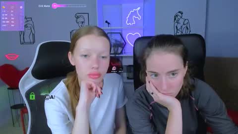 Snapshot of esma_shine chatting on 10.13.25 esma_shine online show from 10.13.25