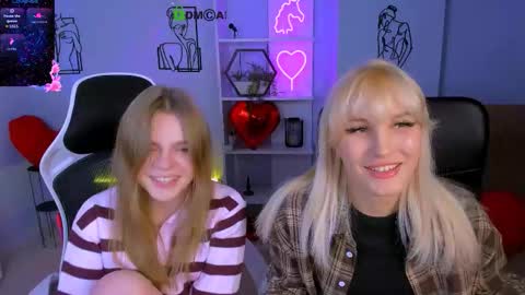 Snapshot of esma_shine chatting on 10.14.25 esma_shine online show from 10.14.25