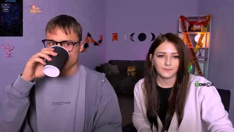 Snapshot of esma_shine chatting on 10.23.25 esma_shine online show from 10.23.25