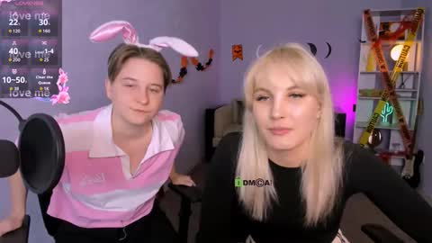 Snapshot of esma_shine chatting on 10.28.25 esma_shine online show from 10.28.25