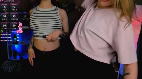 Snapshot of esma_shine chatting on 11.09.25 esma_shine online show from 11.09.25