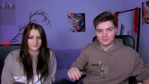 Snapshot of esma_shine chatting on 11.19.25 esma_shine online show from 11.19.25