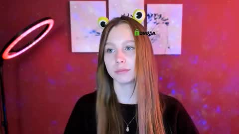 esme_moore_ online show from 10.08.25