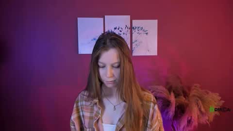 esme_moore_ online show from 10.25.25