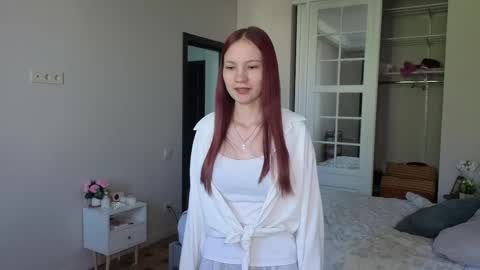 Snapshot of esmepalmer chatting on 05.18.26 Esme online show from 05.18.26