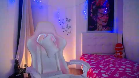 Snapshot of esmeralda098 chatting on 12.24.24 Esmeralda online show from 12.24.24