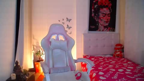 Snapshot of esmeralda098 chatting on 01.06.25 Esmeralda online show from 01.06.25