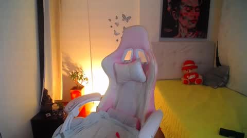 Snapshot of esmeralda098 chatting on 01.21.25 Esmeralda online show from 01.21.25