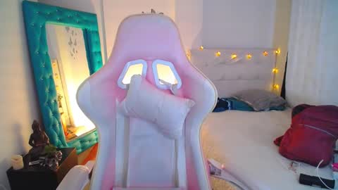 Snapshot of esmeralda098 chatting on 01.26.25 Esmeralda online show from 01.26.25