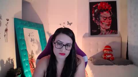 Snapshot of esmeralda098 chatting on 09.28.25 Esmeralda online show from 09.28.25