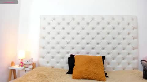 Snapshot of esmeralda_06 chatting on 12.03.25 esmeralda online show from 12.03.25