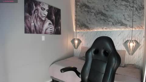 Esmeralda online show from 04.13.26