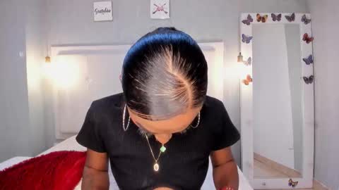 esmeraldanyx online show from 12.02.25