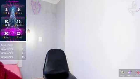 esmeraldanyx online show from 12.13.25