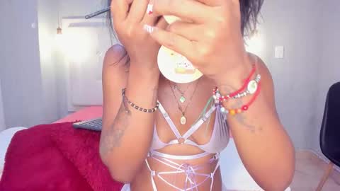 esmeraldanyx online show from 12.16.25