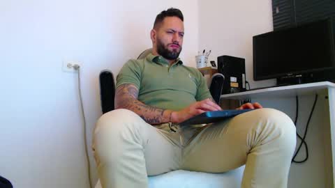 esteban online show from 04.22.26