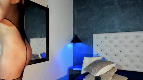 Snapshot of esteban_cor chatting on 11.27.25 Salome online show from 11.27.25