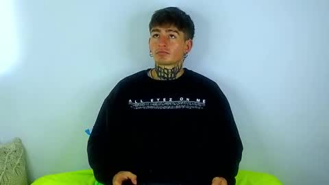 Esteban independent model online show from 03.11.25