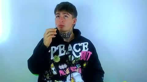 Esteban independent model online show from 03.12.25