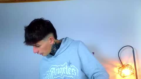 Esteban independent model online show from 11.04.25