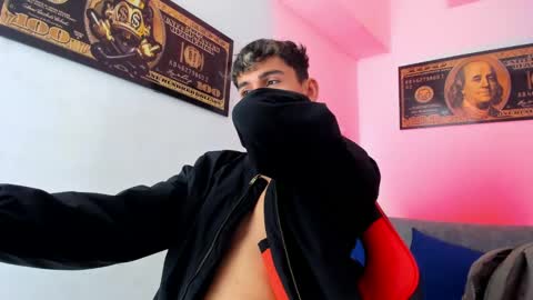 Snapshot of estebanperez_ chatting on 12.28.24 Esteban online show from 12.28.24