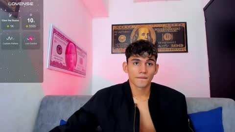 Snapshot of estebanperez_ chatting on 12.28.24 Esteban online show from 12.28.24