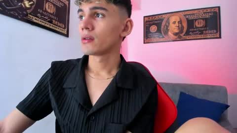 Snapshot of estebanperez_ chatting on 12.31.24 Esteban online show from 12.31.24