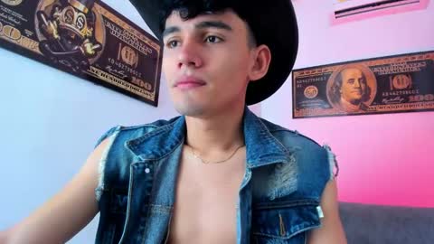 Snapshot of estebanperez_ chatting on 01.07.25 Esteban online show from 01.07.25