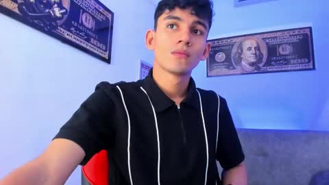 Snapshot of estebanperez_ chatting on 01.13.25 Esteban online show from 01.13.25