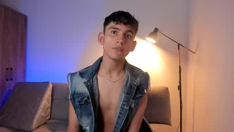 Snapshot of estebanperez_ chatting on 02.17.25 Esteban online show from 02.17.25