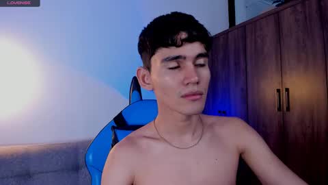 Snapshot of estebanperez_ chatting on 02.25.25 Esteban online show from 02.25.25