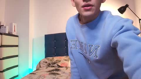 Snapshot of estebanperez_ chatting on 02.28.25 Esteban online show from 02.28.25