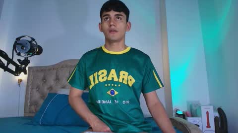 Snapshot of estebanperez_ chatting on 09.24.25 Esteban online show from 09.24.25