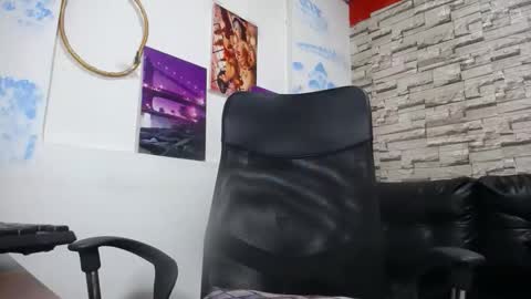 Snapshot of estefani_robles chatting on 01.12.26 estefani robles online show from 01.12.26