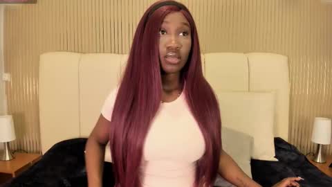 Snapshot of estefanyy_ chatting on 02.17.26 estefany online show from 02.17.26