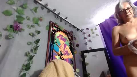 Snapshot of estelamaris1 chatting on 12.02.24 estelamaris online show from 12.02.24