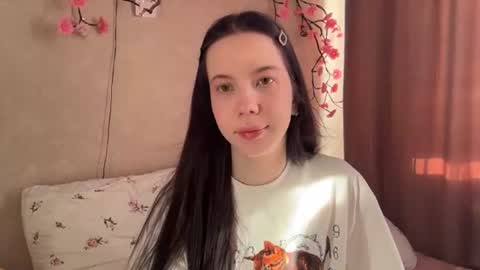 Snapshot of estellezdebski chatting on 07.14.26 estellezdebski online show from 07.14.26