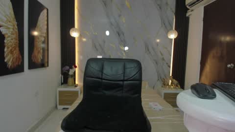 Estephany online show from 12.17.24