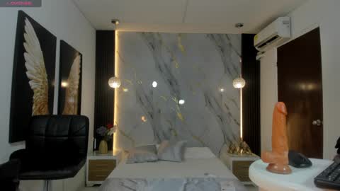 Estephany online show from 01.17.25