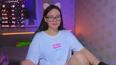 EsterPlayful online show from 09.27.25