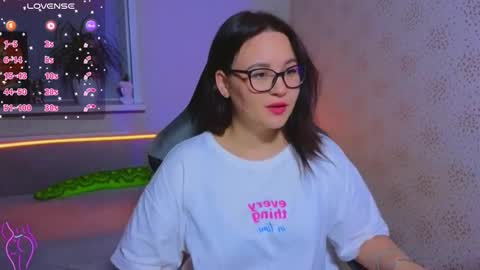 EsterPlayful online show from 09.29.25