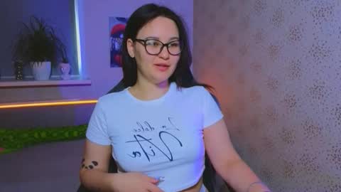 EsterPlayful online show from 11.03.25