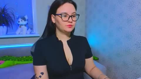 EsterPlayful online show from 11.30.25