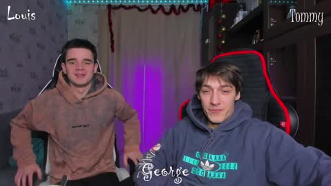 Snapshot of esthetics_boys chatting on 01.03.25 LOUIS online show from 01.03.25