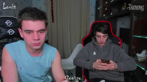 Snapshot of esthetics_boys chatting on 01.07.25 LOUIS online show from 01.07.25