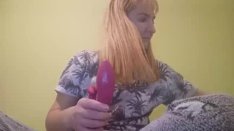 Snapshot of estrellawalters chatting on 12.01.24 estrellawalters online show from 12.01.24