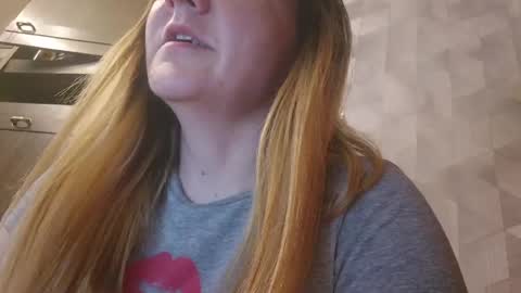 Snapshot of estrellawalters chatting on 05.17.26 estrellawalters online show from 05.17.26