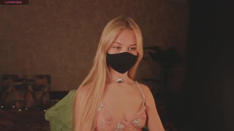 Sophia online show from 04.13.26