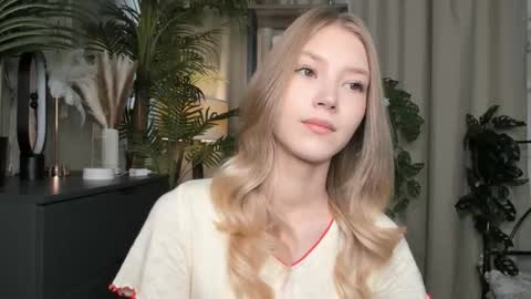 Natalie online show from 09.26.25